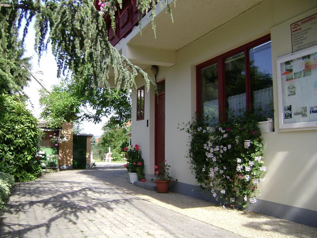 Bed and Breakfast Muskatli Vendeghaz Hévíz Exterior foto